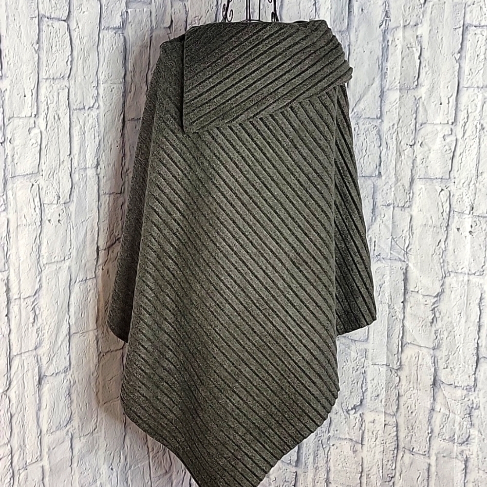 LEMODE Gray Ribbed Shawl Cape OS - Picture 5 of 6